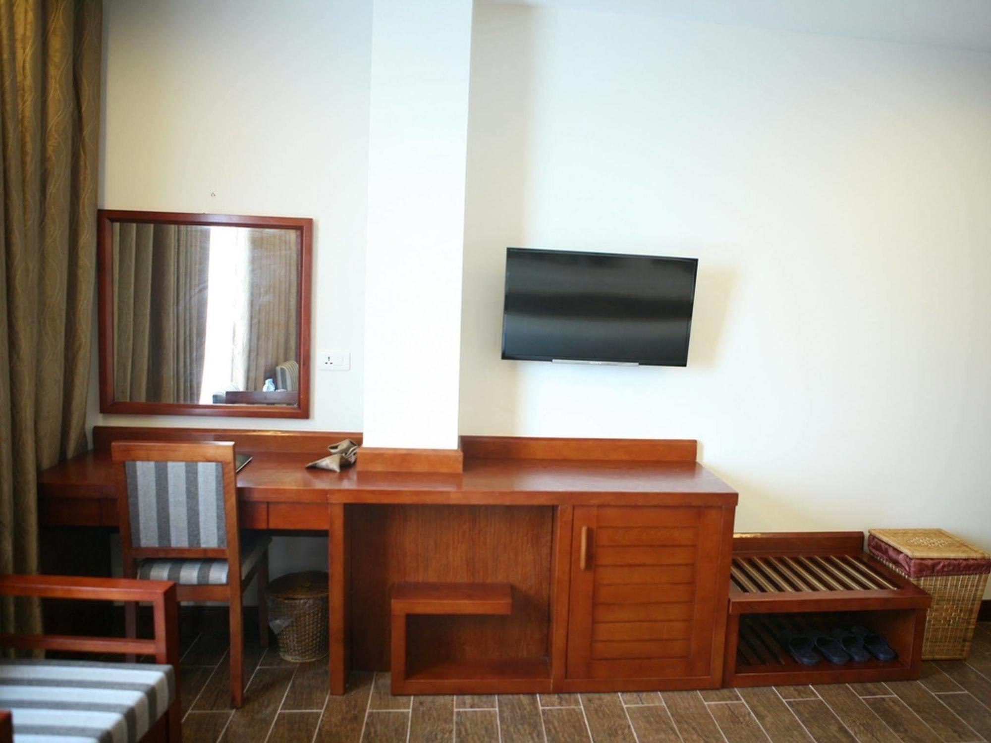 Bounty Hotel Hanoi Bagian luar foto